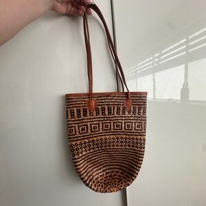 Woven Shoulder Bag!